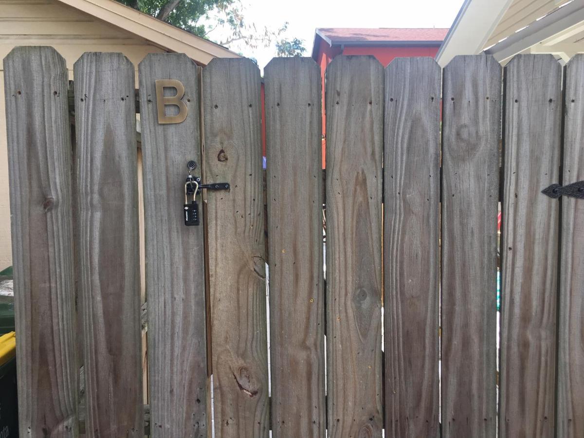 Holiday home Private Poolside Pet-friendly Paradise Near Downtown *